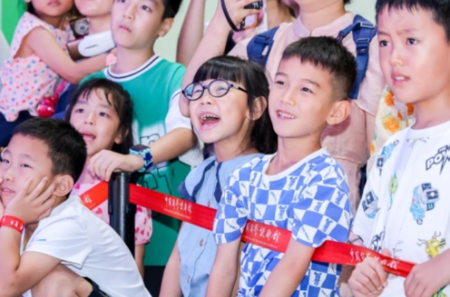 Chemical Industry Museum of China and China Science and Technology Museum roll out chemistry magic shows